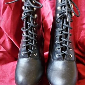 Blk laced latform bootie